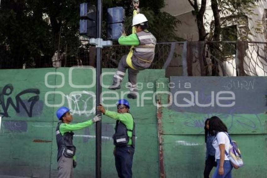 SEMÁFORO PEATONAL