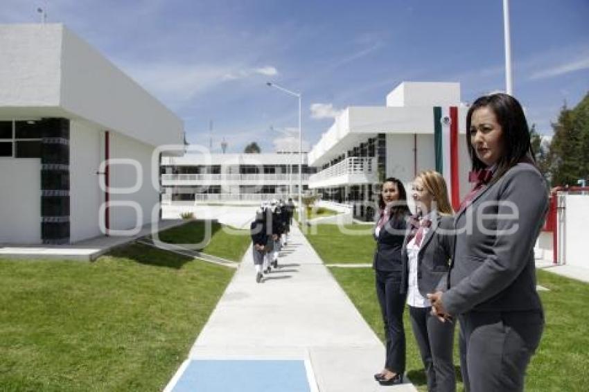 INAUGURACIÓN PRIMARIA VICENTE SUÁREZ