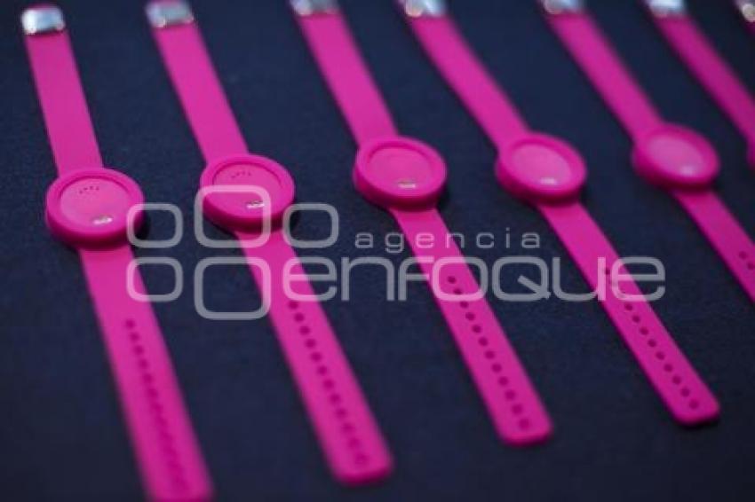 BUAP . PULSERAS ROSAS