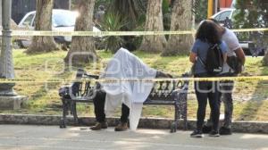 HOMBRE FALLECE EN PARQUE