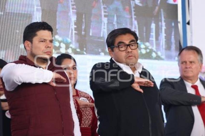 TOMA DE PROTESTA . KARINA PÉREZ POPOCA