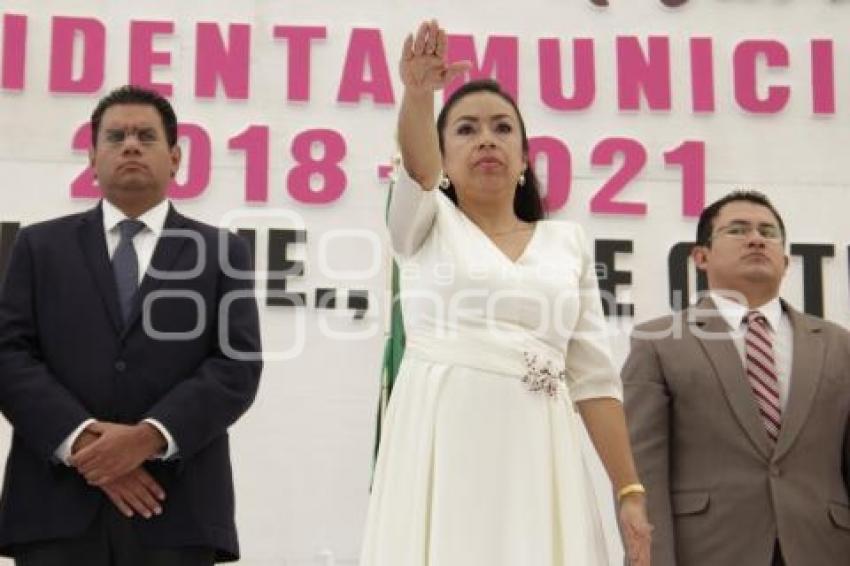 TOMA DE PROTESTA . CARMEN NAVA