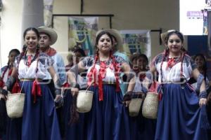 FESTIVAL MOLE DE CADERAS