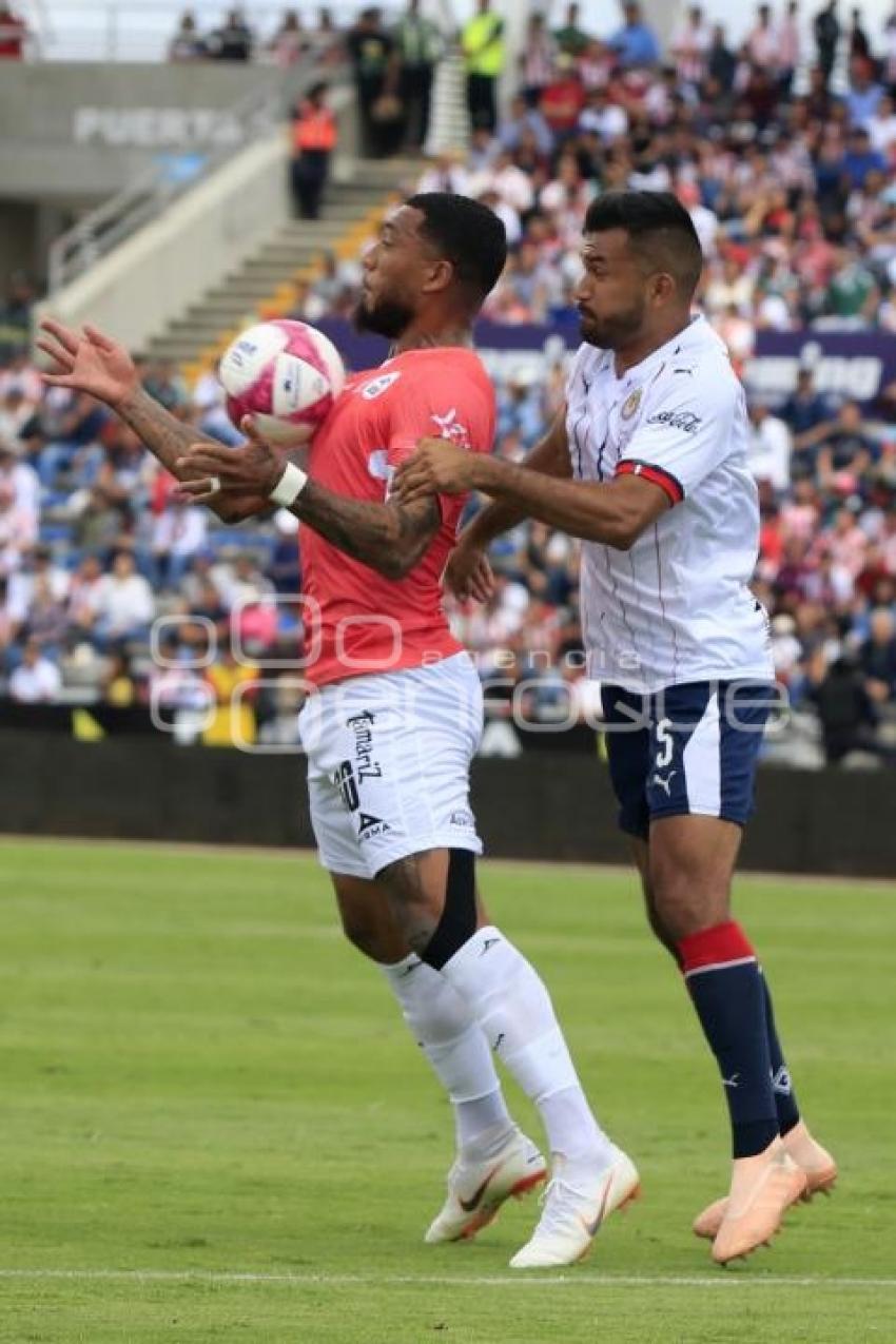 FÚTBOL . LOBOS BUAP VS CHIVAS