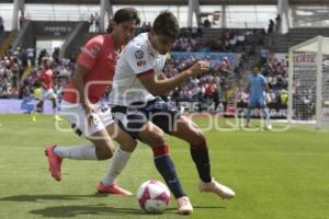 FÚTBOL . LOBOS BUAP VS CHIVAS