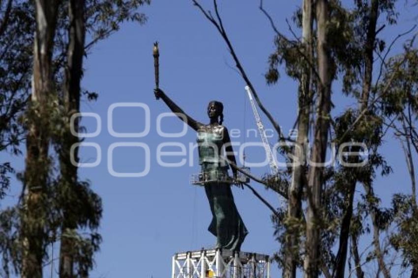 ESTATUA DE LA VICTORIA