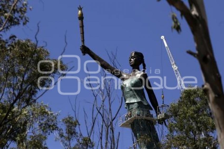 ESTATUA DE LA VICTORIA