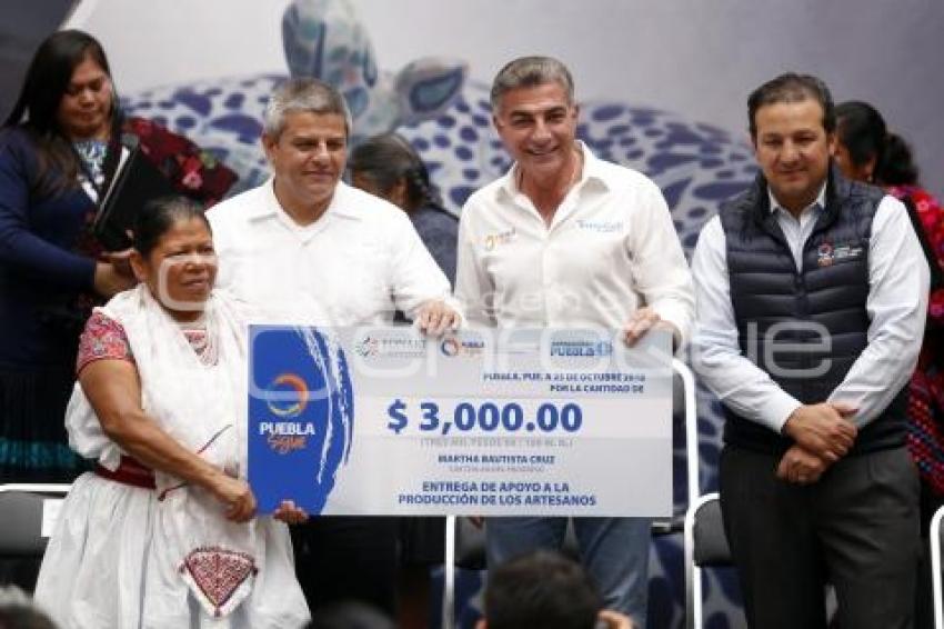 ENTREGA APOYOS FONART