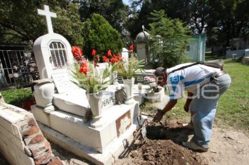 PREVIO  DÍA DE MUERTOS . PANTEONES