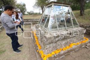 ALTAR DE LOS CRÁNEOS ESCULPIDOS