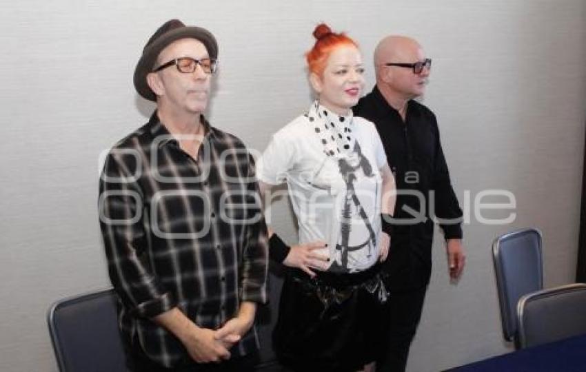 RUEDA DE PRENSA GARBAGE