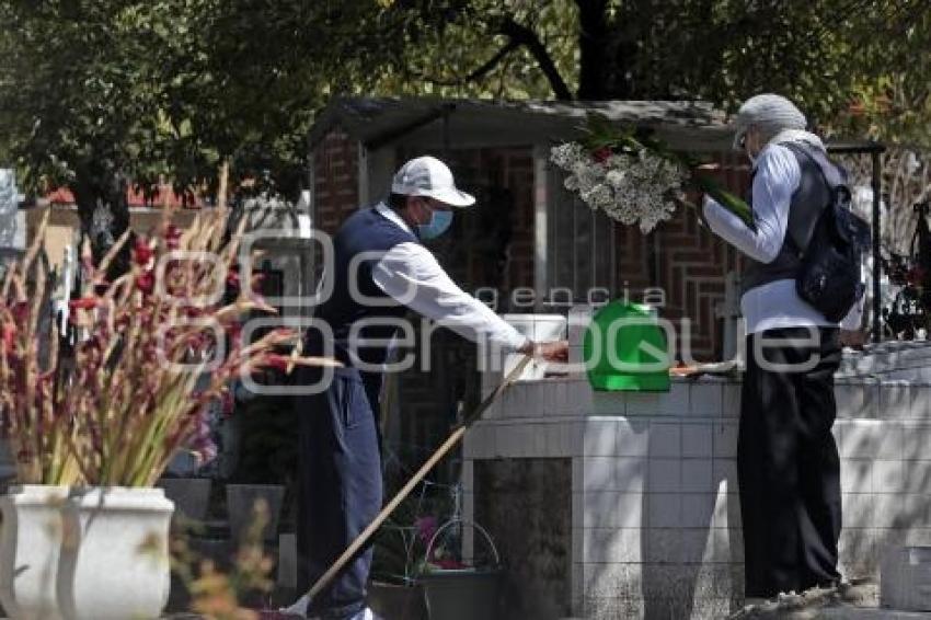 DÍA DE MUERTOS . PANTEÓN LA PIEDAD