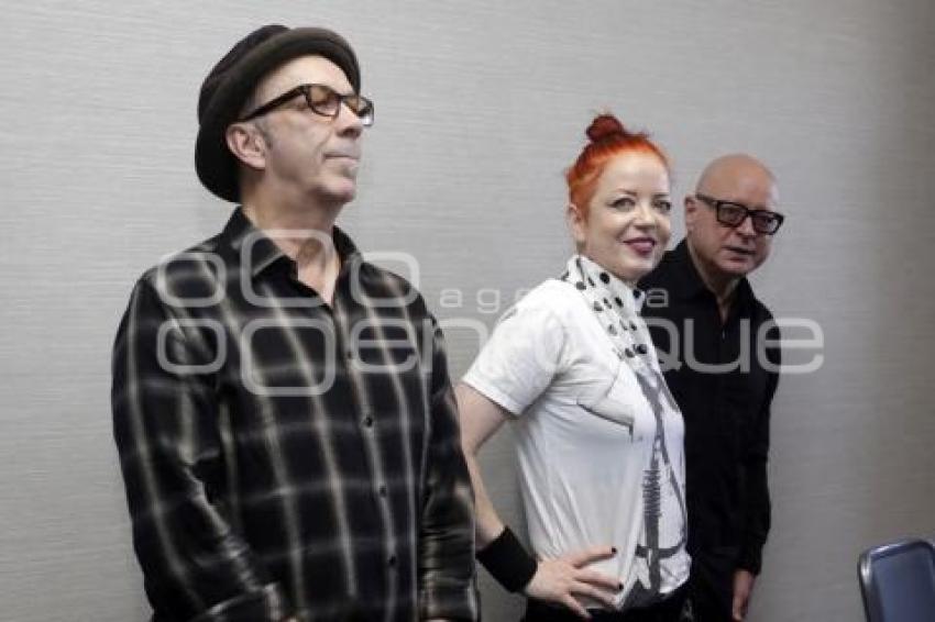 RUEDA DE PRENSA GARBAGE