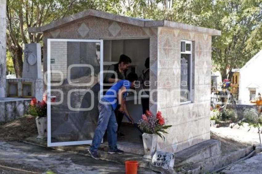 DÍA DE MUERTOS . PANTEÓN LA PIEDAD