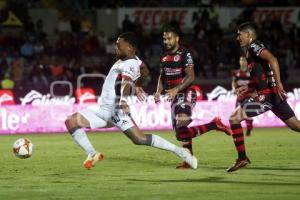 FÚTBOL . LOBOS BUAP VS XOLOS