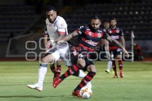 FÚTBOL . LOBOS BUAP VS XOLOS