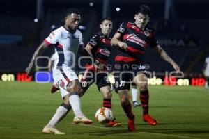 FÚTBOL . LOBOS BUAP VS XOLOS