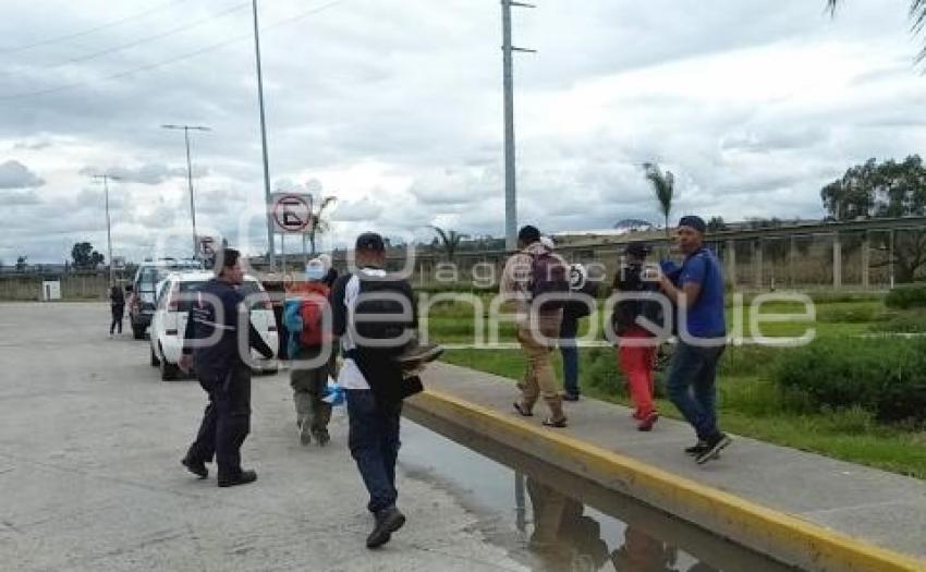 CARAVANA MIGRANTE . AUTOPISTA