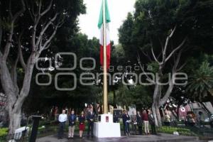 CEREMONIA DE IZAMIENTO DE BANDERA