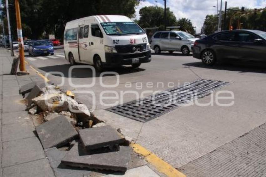 BANQUETAS SIN TERMINAR