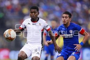 FÚTBOL . CRUZ AZUL VS LOBOS