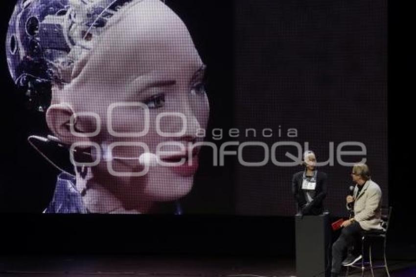 CIUDAD DE LAS IDEAS 2018 . ROBOT SOPHIA
