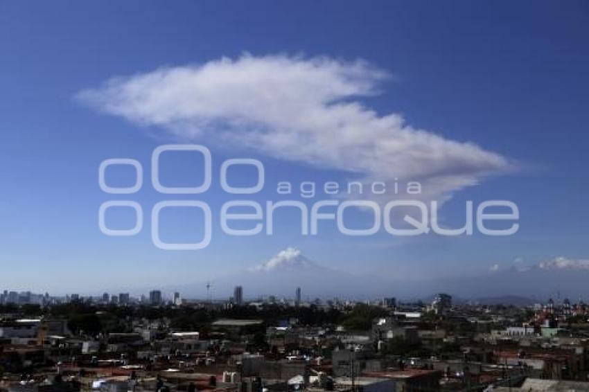 VOLCÁN POPOCATÉPETL . FUMAROLA