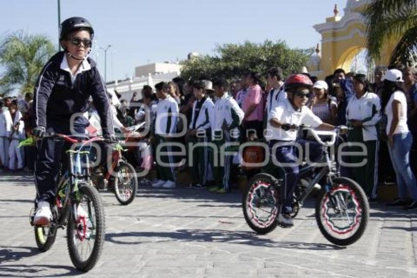 DESFILE 20 DE NOVIEMBRE . ACATLÁN