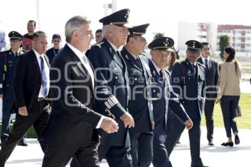 INAUGURACIÓN INDUSTRIA MILITAR