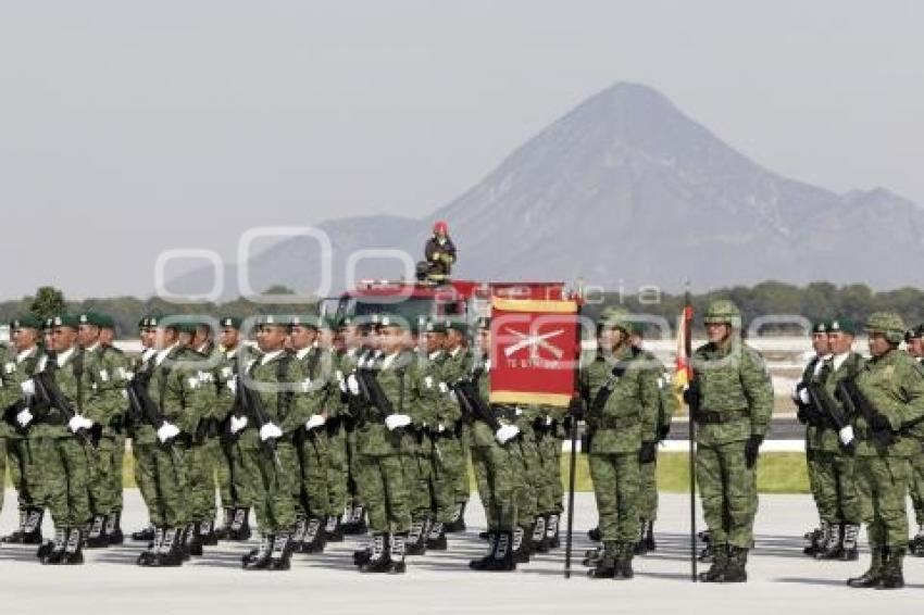 INAUGURACIÓN INDUSTRIA MILITAR