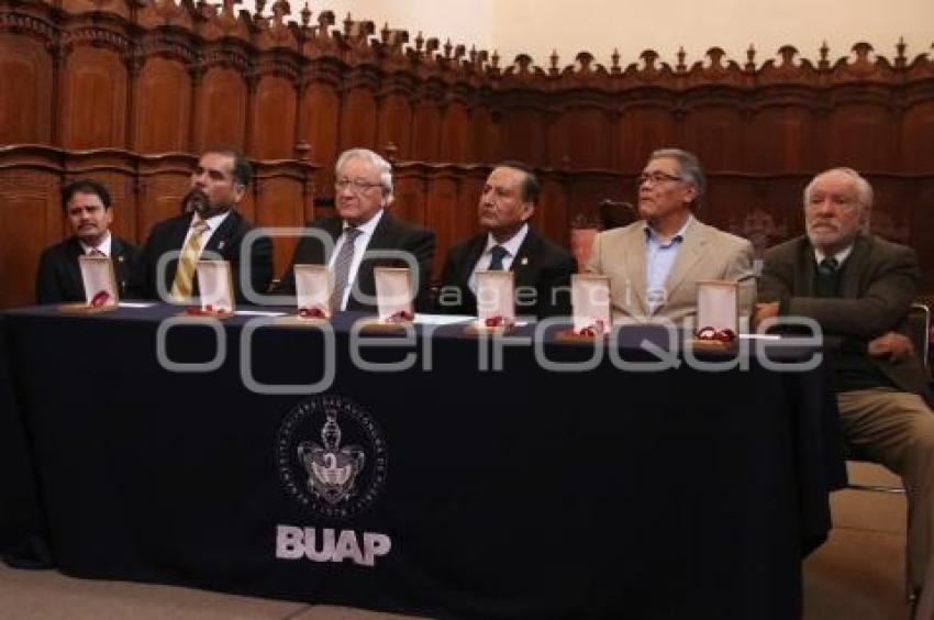 BUAP  . MEDALLA  FORJADORES