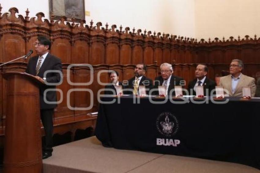 BUAP . MEDALLA FORJADORES