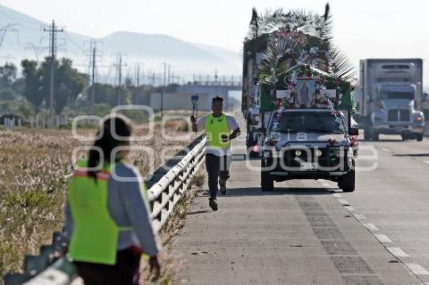 PEREGRINOS . AUTOPISTA