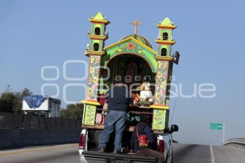 PEREGRINOS . AUTOPISTA