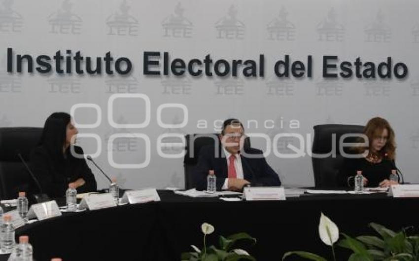 SESIÓN EXTRAORDINARIA IEE