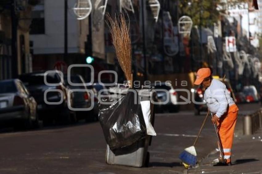 TRABAJADORES SERVICIO DE LIMPIA