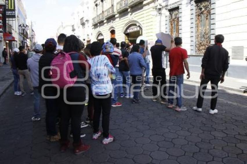 MANIFESTACIÓN . CONGRESO