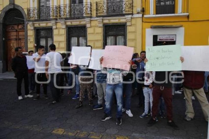 MANIFESTACIÓN . CONGRESO