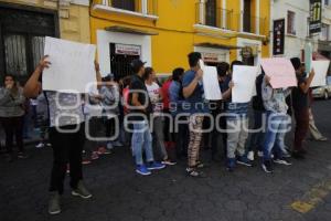 MANIFESTACIÓN . CONGRESO