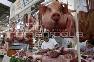 MERCADOS . PREPARATIVOS CENA NAVIDEÑA