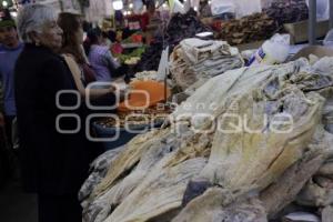 MERCADOS . PREPARATIVOS CENA NAVIDEÑA