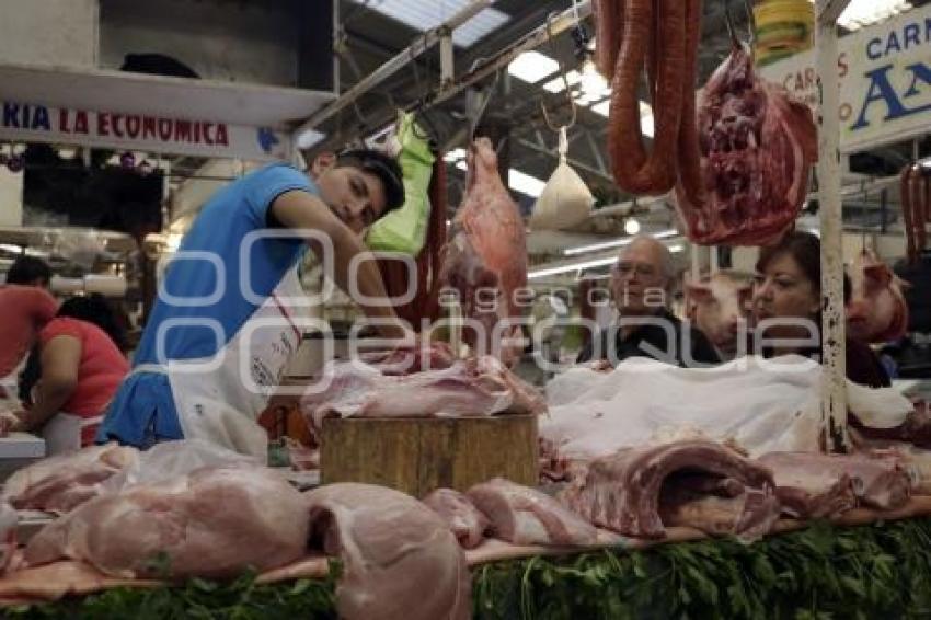 MERCADOS . PREPARATIVOS CENA NAVIDEÑA