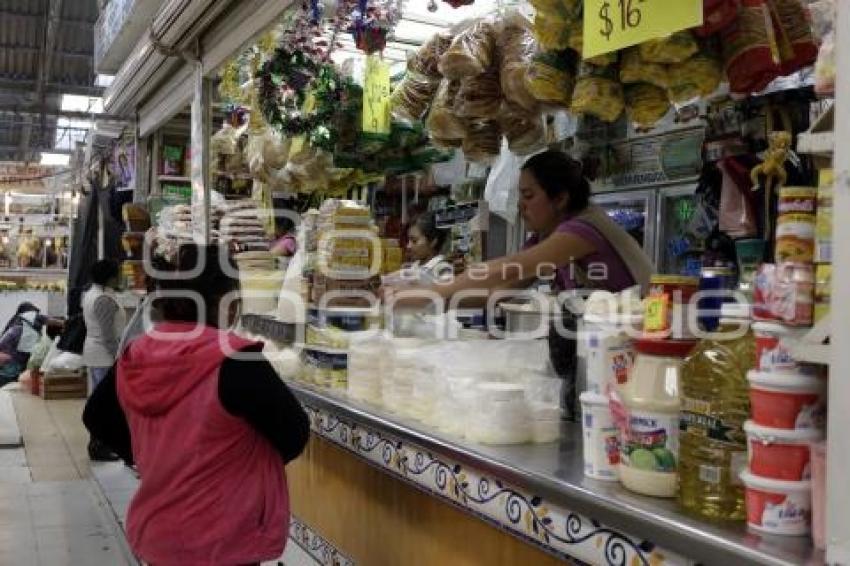 MERCADOS . PREPARATIVOS CENA NAVIDEÑA