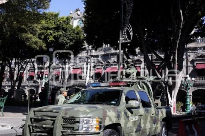 ZOCALO . MILITARES