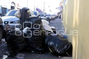 AÑO NUEVO . BASURA