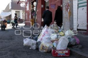 AÑO NUEVO . BASURA