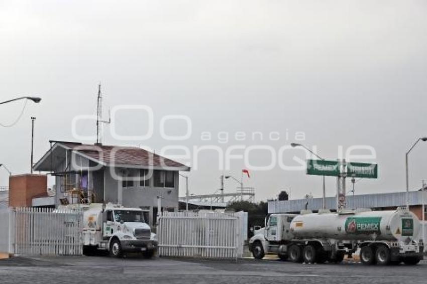 PEMEX . PIPAS DE GASOLINA