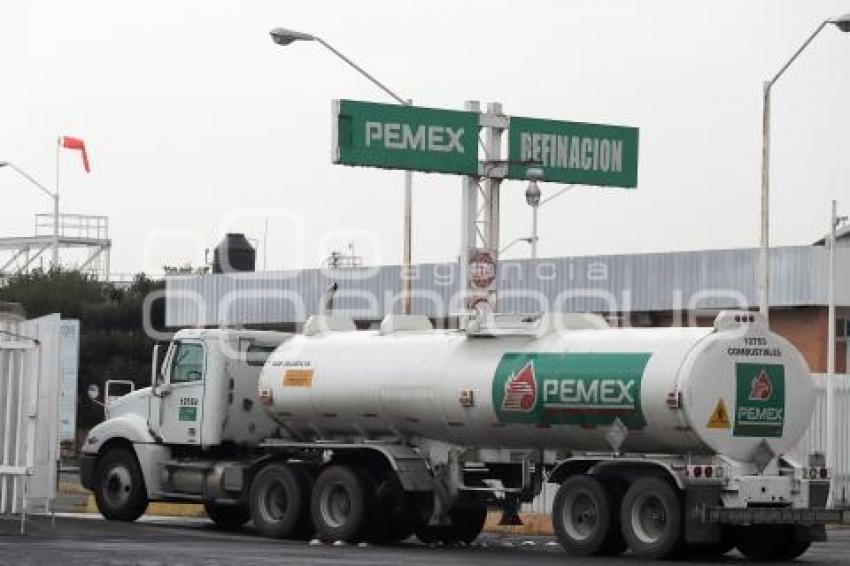 PEMEX . PIPAS DE GASOLINA