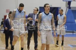 BASQUETBOL . ANGELES VS CAPITANES