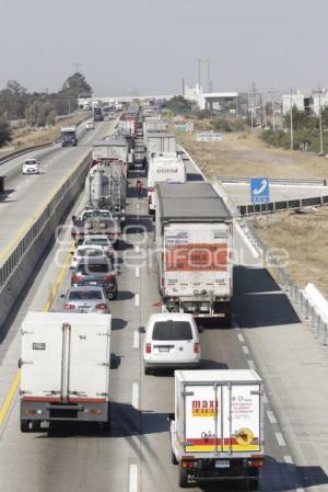 TRÁFICO . AUTOPISTA PUEBLA - ORIZABA